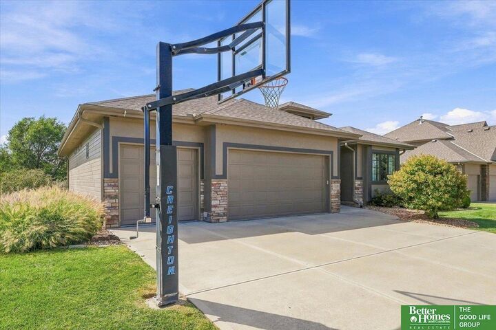 Property Photo:  12504 S 81 Avenue  NE 68046 