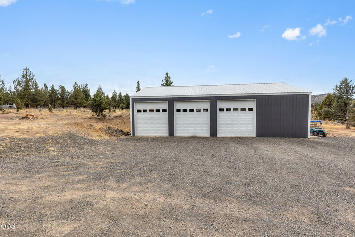 Property Photo: 5155 SE David Way OR 97754