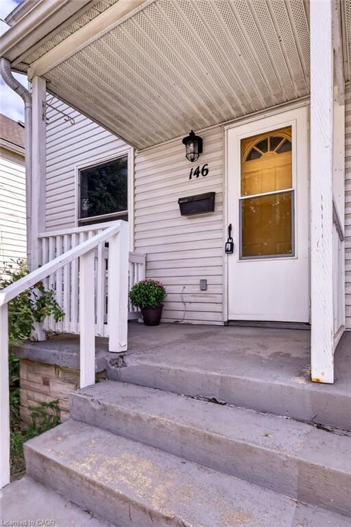 Property Photo:  146 Barnesdale Avenue N  ON L8L 6T2 