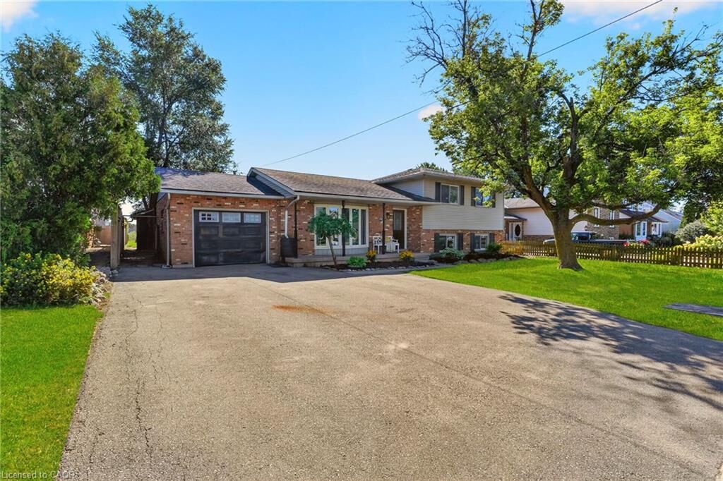 Property Photo: 356 Station Street ON L0R 2A0
