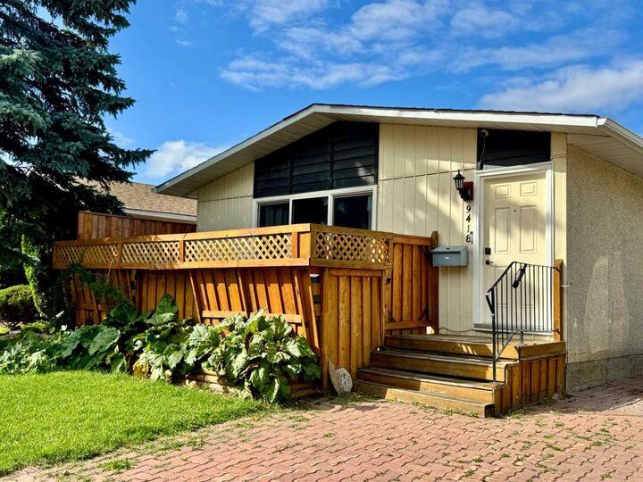 Property Photo:  9418 80 Avenue  AB T8V 5J4 