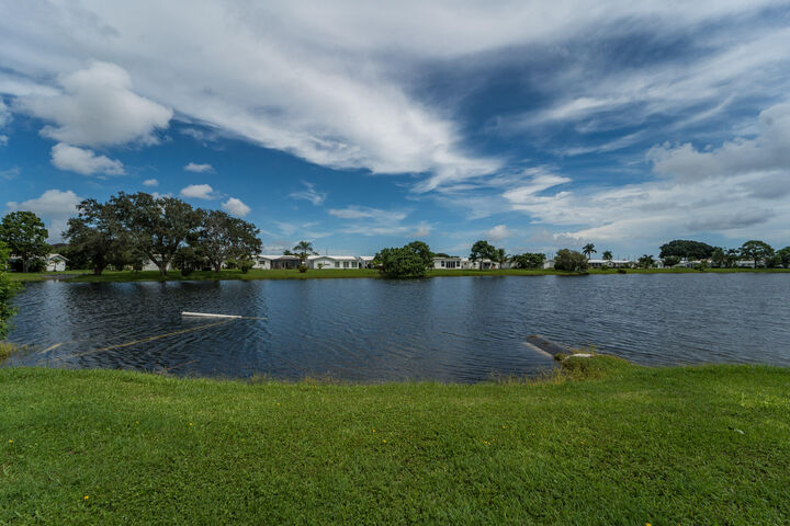 Property Photo: 2201 SW Roma Way SW FL 33426