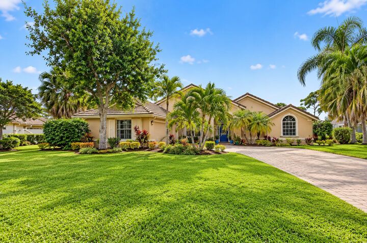 Property Photo:  1306 SW Cottonwood Cove  FL 34986 