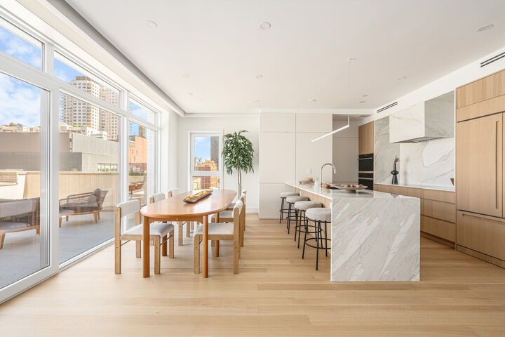 Property Photo:  420 E 75th Street Ph  NY 10021 