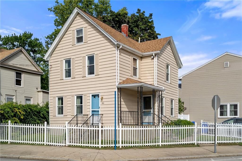 Property Photo:  180 Beechwood Avenue 3  RI 02860 
