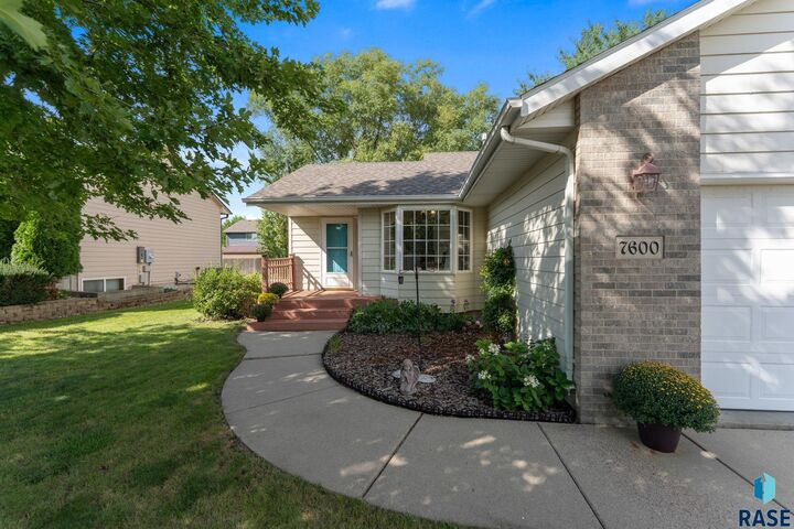 Property Photo: 7600 W Regina St SD 57106