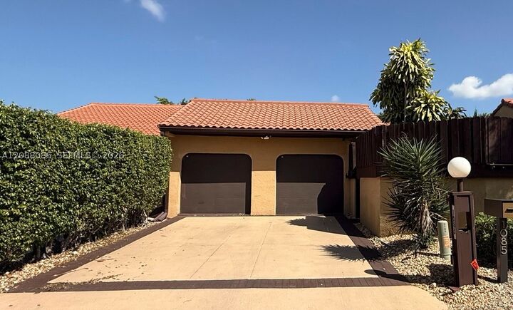Property Photo:  1085 NE 203rd Ln  FL 33179 