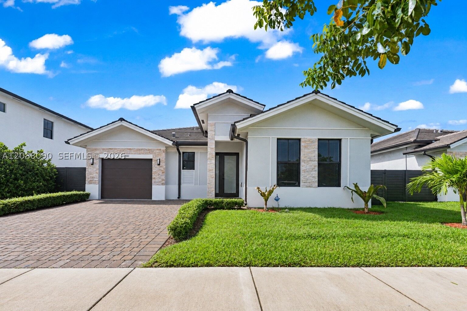 Property Photo: 14540 SW 22nd St FL 33175