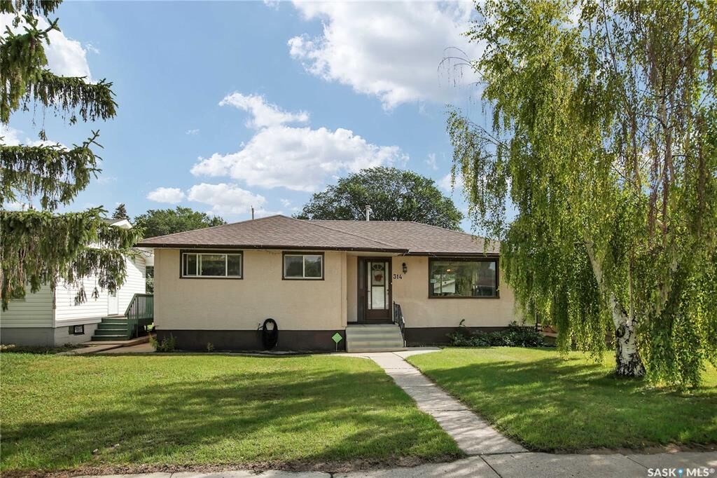 Property Photo: 314 U Avenue N SK S7L 3C7
