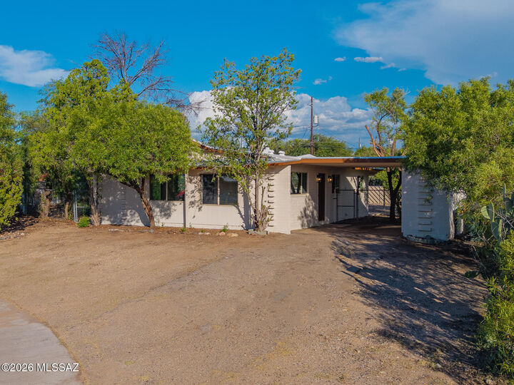 Property Photo:  551 S Kent Place  AZ 85710 