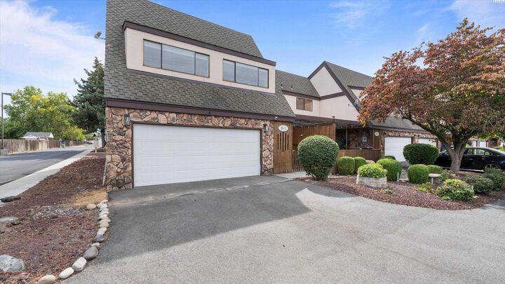 Property Photo: 4214 W Klamath Ave B1 WA 99336