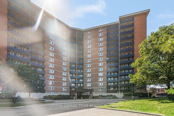 Property Photo:  2000 Jasmine Crescent 1112  ON K1J 8K4 