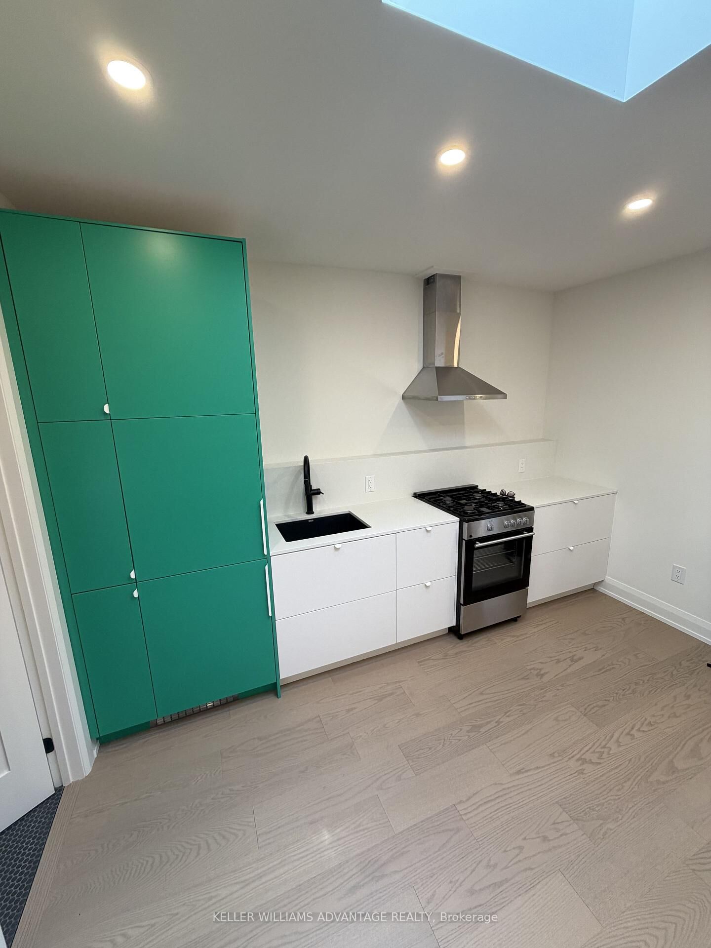 Property Photo:  2034 Danforth Avenue 202  ON M4C 1J6 