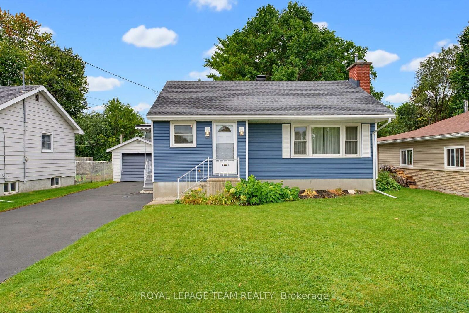 Property Photo:  28 Catherine Street  ON K7A 4A2 