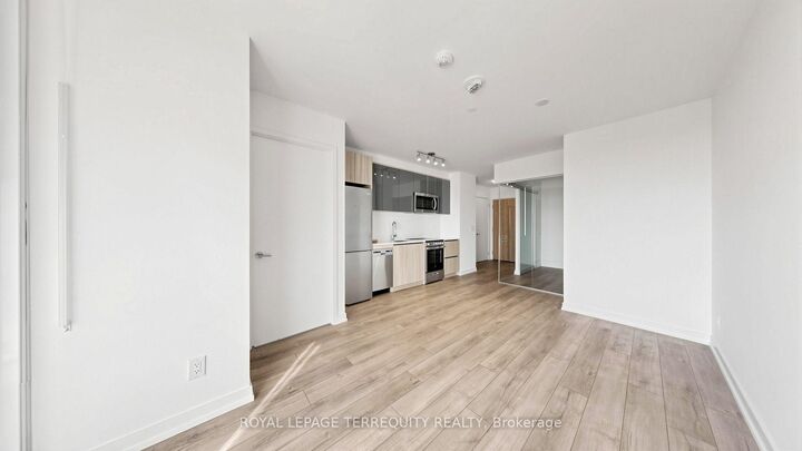 Property Photo:  3100 Keele Street 519  ON M3M 0E1 