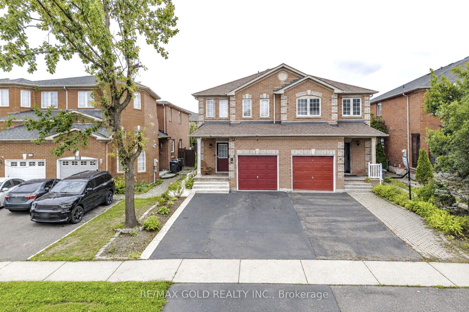 Property Photo:  25 Lake Louise Drive  ON L6X 4W5 