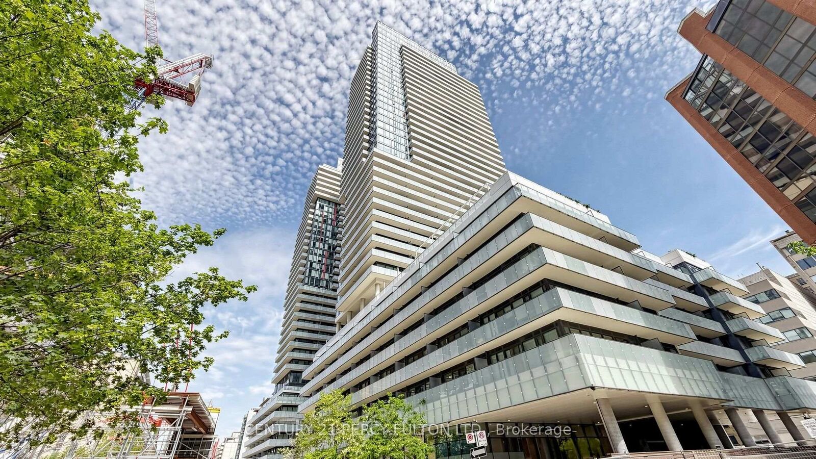 Property Photo:  161 Roehampton Avenue 4207  ON M4P 1P9 