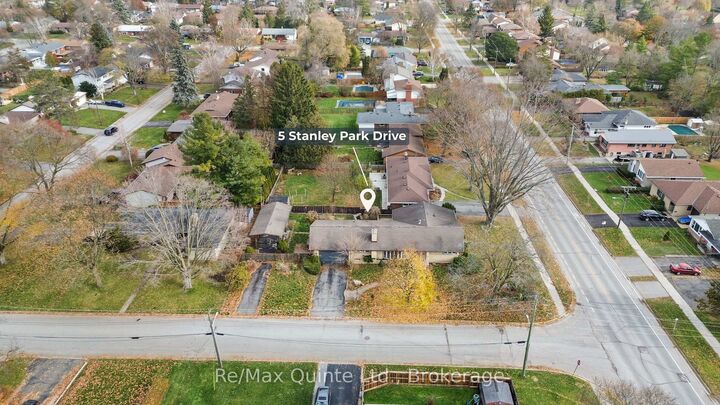 Property Photo:  5 Stanley Park Drive  ON K8N 4N1 