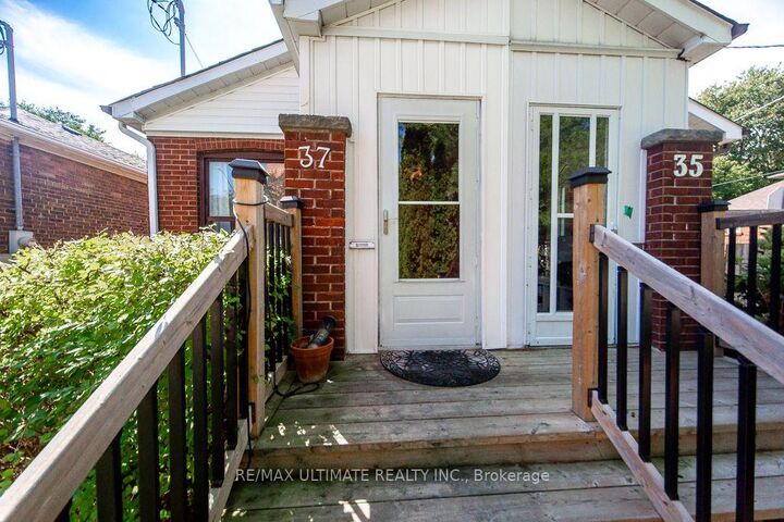 Property Photo:  37 Gowan Avenue  ON M4K 2C8 