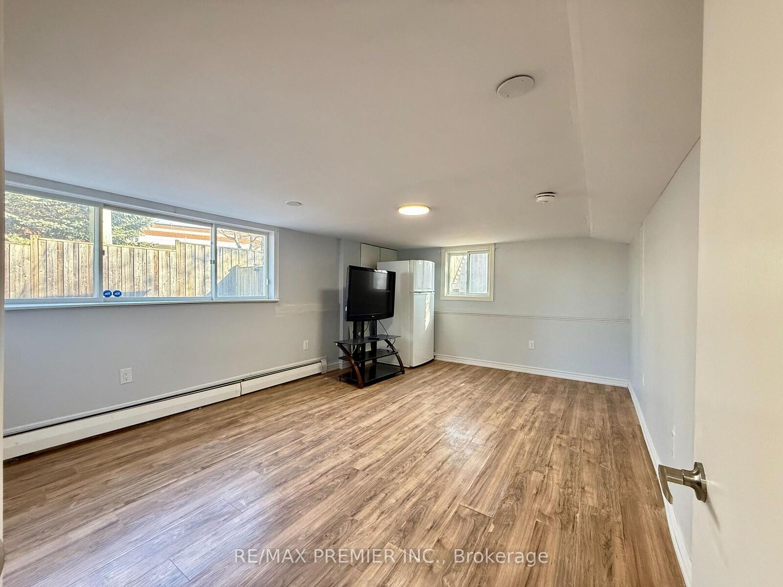 Property Photo:  288 Scott Street Lower  ON L2N 1J3 