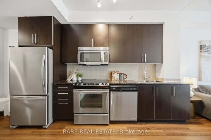 Property Photo:  60 Berwick Avenue 518  ON M5P 0A3 