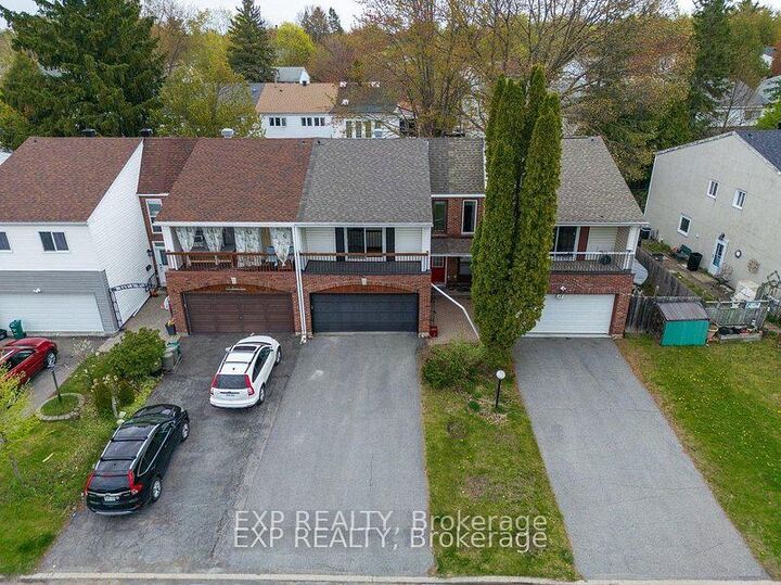 Property Photo:  15 Jansen Road  ON K2H 5W6 