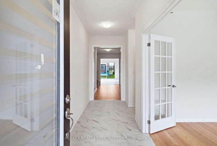Property Photo:  147 Rosanne Circle  ON L9Z 0N1 