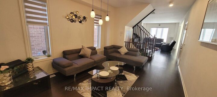 Property Photo:  11 Ivor Crescent N  ON L7A 4L5 