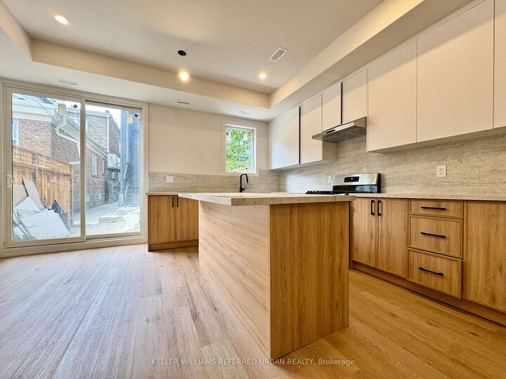 Property Photo:  269 Brunswick Avenue Laneway  ON M5S 2M6 