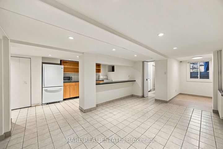 Property Photo:  152 Sunnyside Avenue 1  ON M6R 2P2 