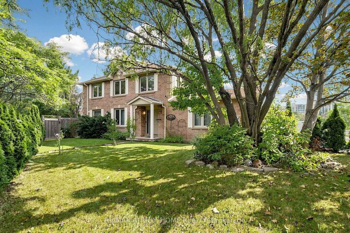 Property Photo:  22 Bingham Street  ON L4C 9R1 