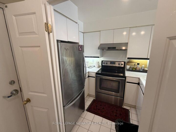 Property Photo:  7 Carlton Street 707  ON M5B 2M3 