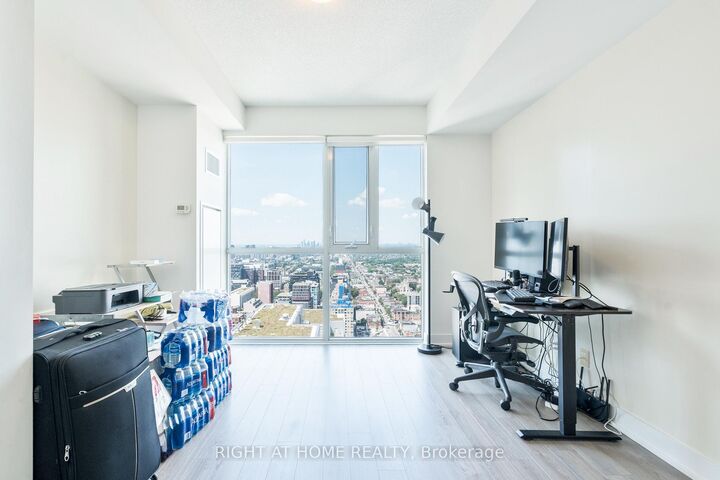 Property Photo:  318 Richmond Street W 3509  ON M5V 0B4 