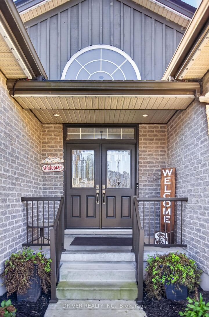 Property Photo:  50 Treadwell Street  ON N5H 3J5 