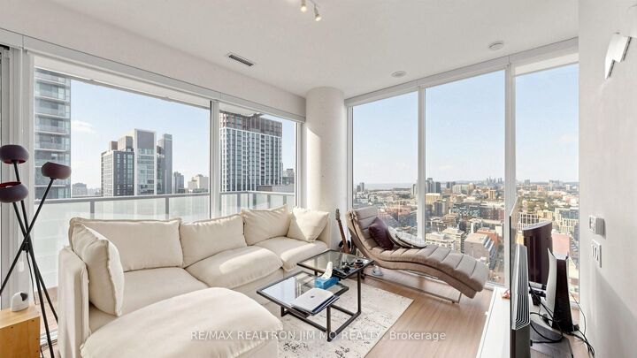 Property Photo:  101 Peter Street 3809  ON M5V 2E8 