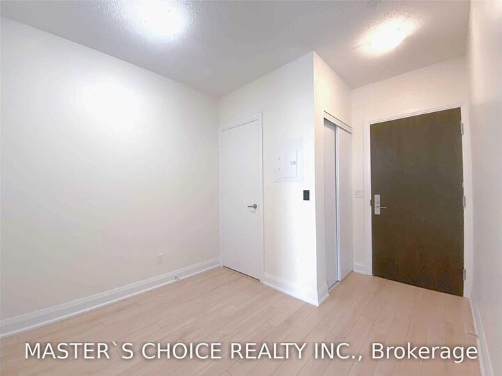 Property Photo:  68 Canterbury Place 1607  ON M2N 0H8 
