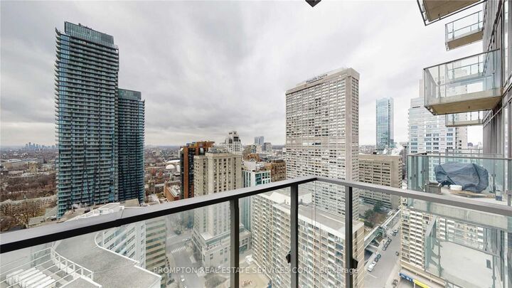 Property Photo:  75 St Nicholas Street 3305  ON M4Y 0A5 