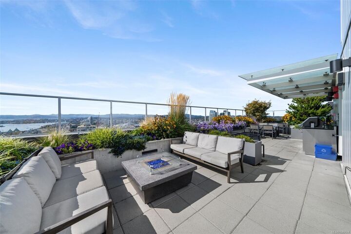 Property Photo: 848 Yates St #703 BC V8W 0G2