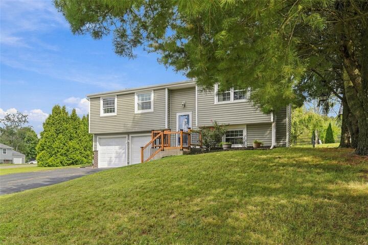 Property Photo: 98 Sunridge Dr. PA 15042