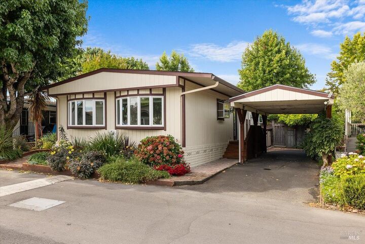Property Photo:  300 Stony Point Road 105  CA 94952 