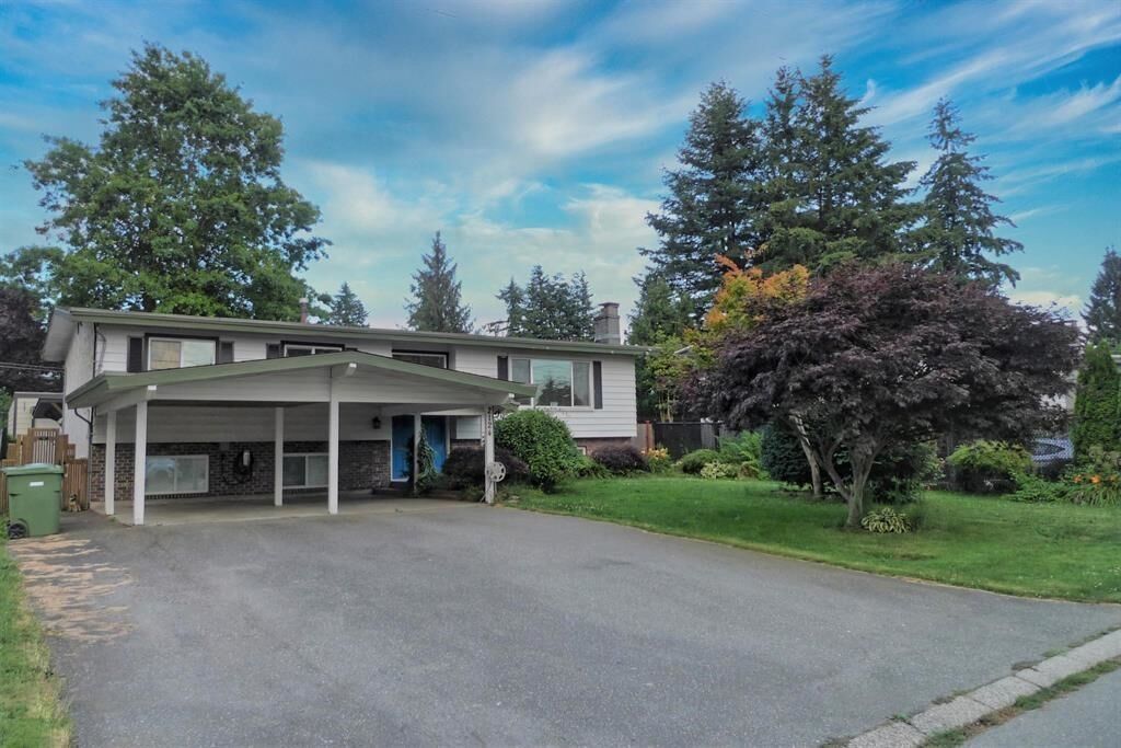 Property Photo:  2124 Topaz Street  BC V2T 3W6 