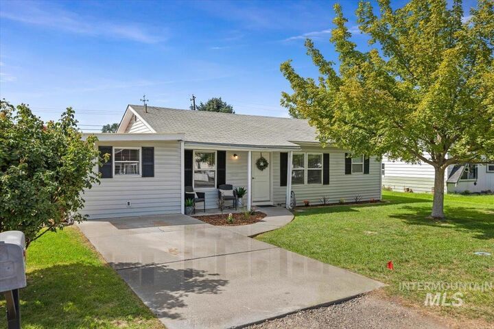 Property Photo:  415 Adams Street  ID 83301 