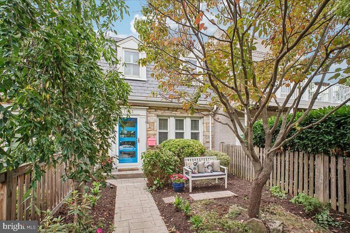 Property Photo: 1803 Leslie Avenue VA 22301