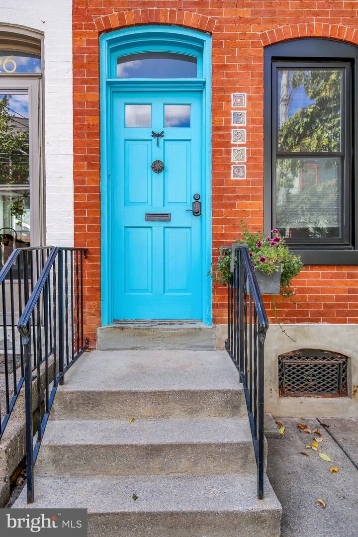 Property Photo:  328 Lancaster Avenue  PA 17603 