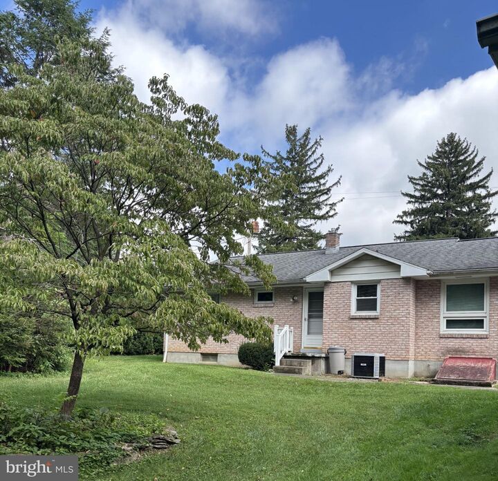 Property Photo: 401 Noble Street PA 17042