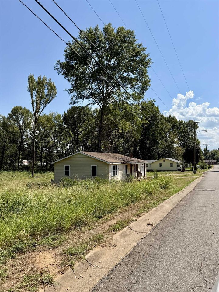 Property Photo:  409 S Patton St  AR 72830 