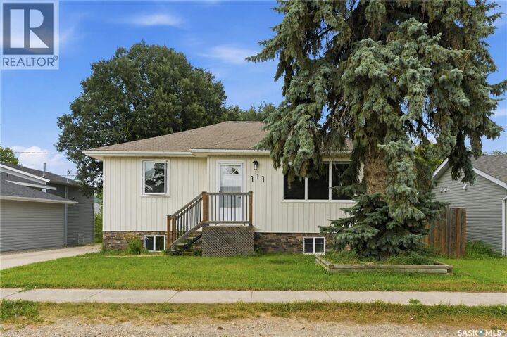 Property Photo: 111 3rd Street SK S0K 1X0