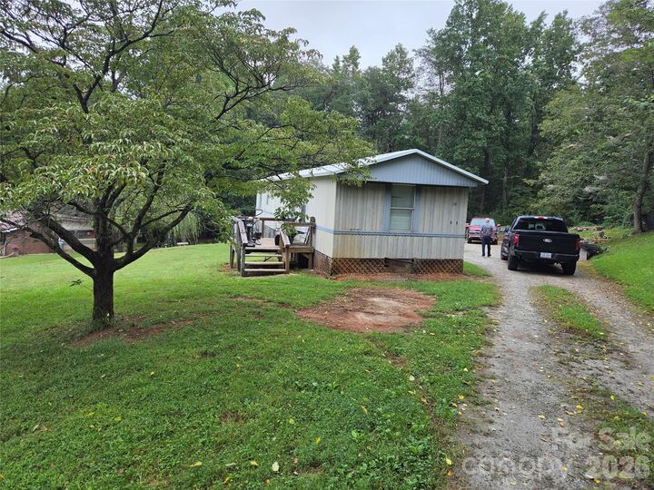 Property Photo:  2116 Fox Mountain Road  NC 28722 