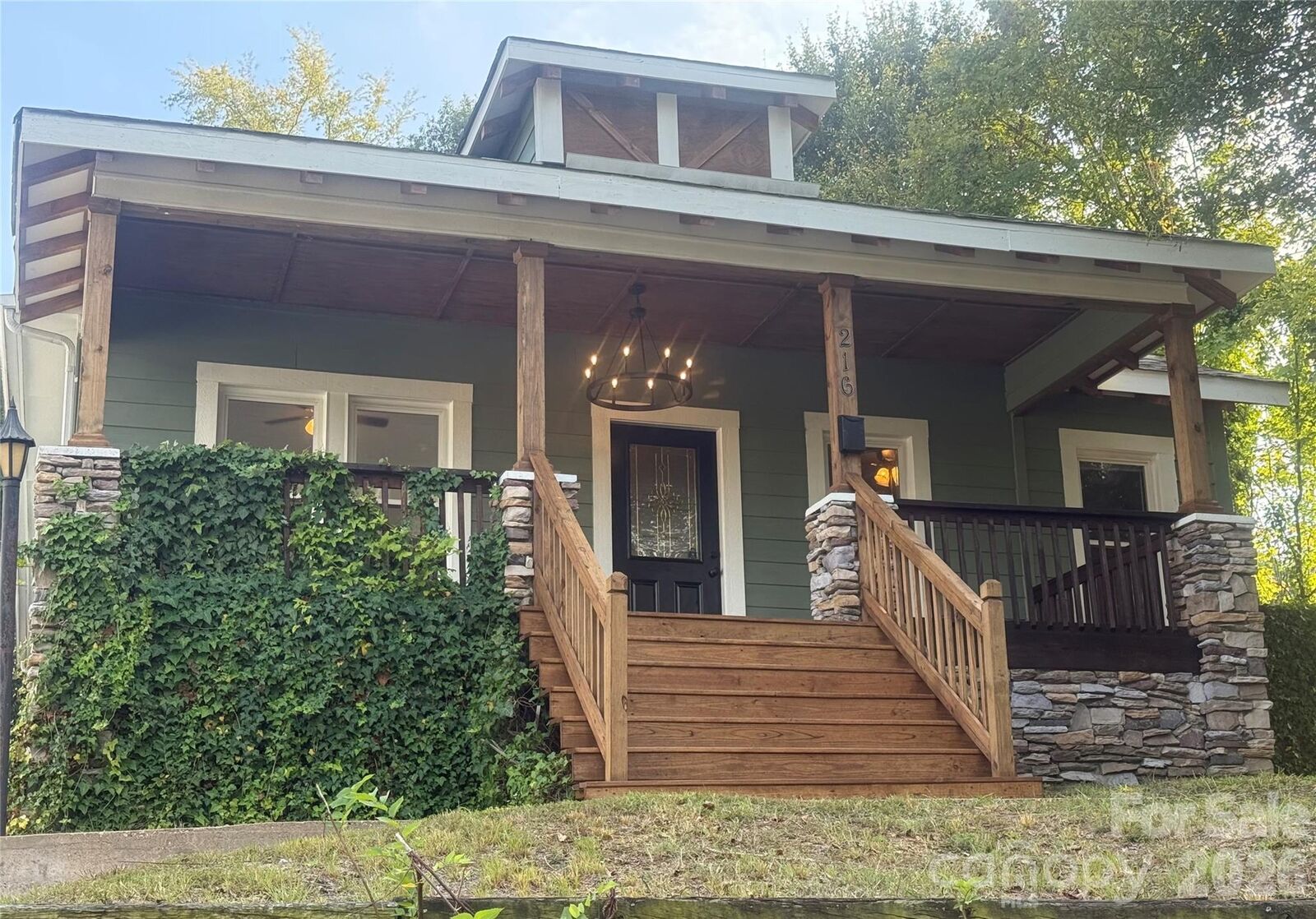 Property Photo:  216 E Catawba Avenue  NC 28120 
