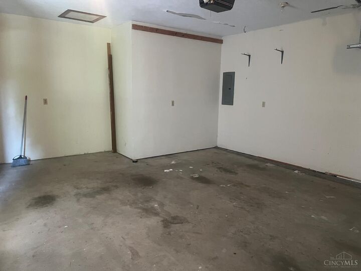Property Photo: 815 Kathryn Place OH 45177